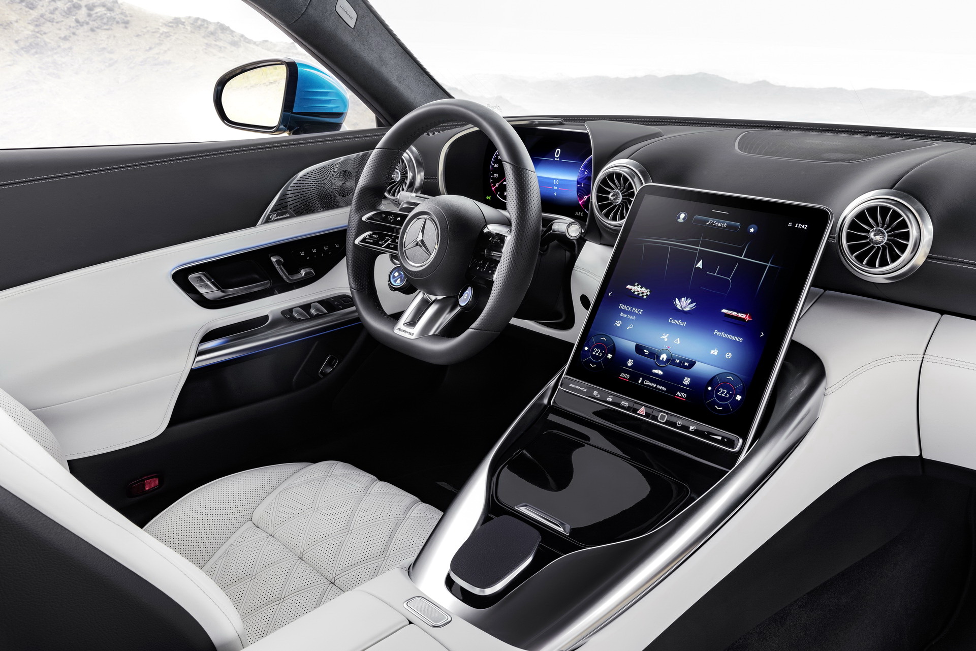 Download 2023 Mercedes-AMG SL 43 - Interior HD Wallpaper 1921x1281 #41