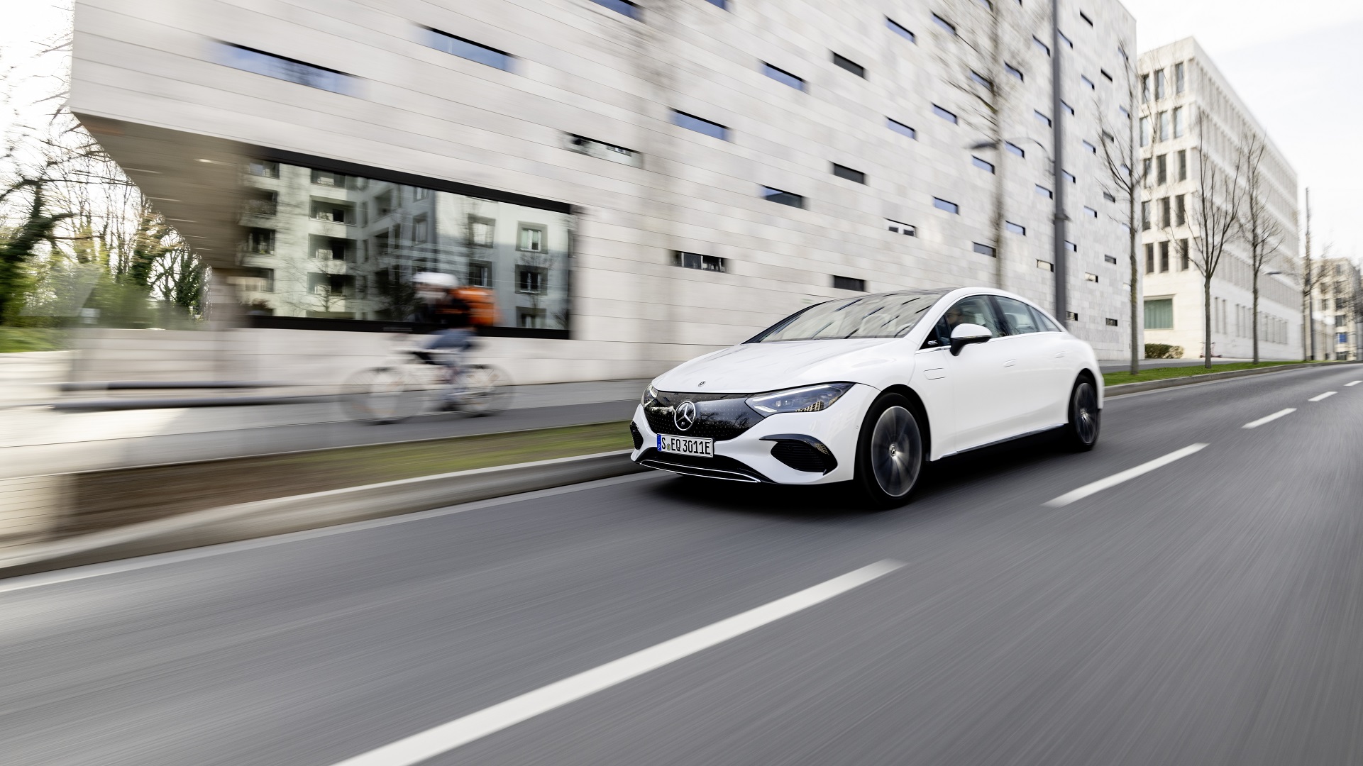 Download 2023 Mercedes-Benz EQE 350+ - Front Three-Quarter HD Wallpaper 1921x1080 #13