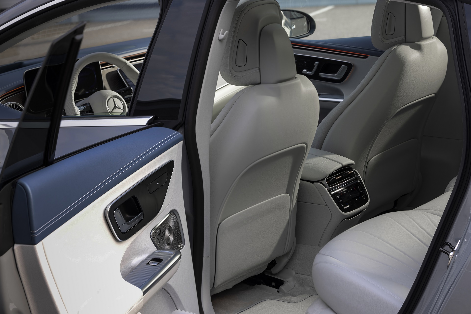 Download 2023 Mercedes-Benz EQE 350+ - Interior, Seats HD Wallpaper 1921x1281 #6