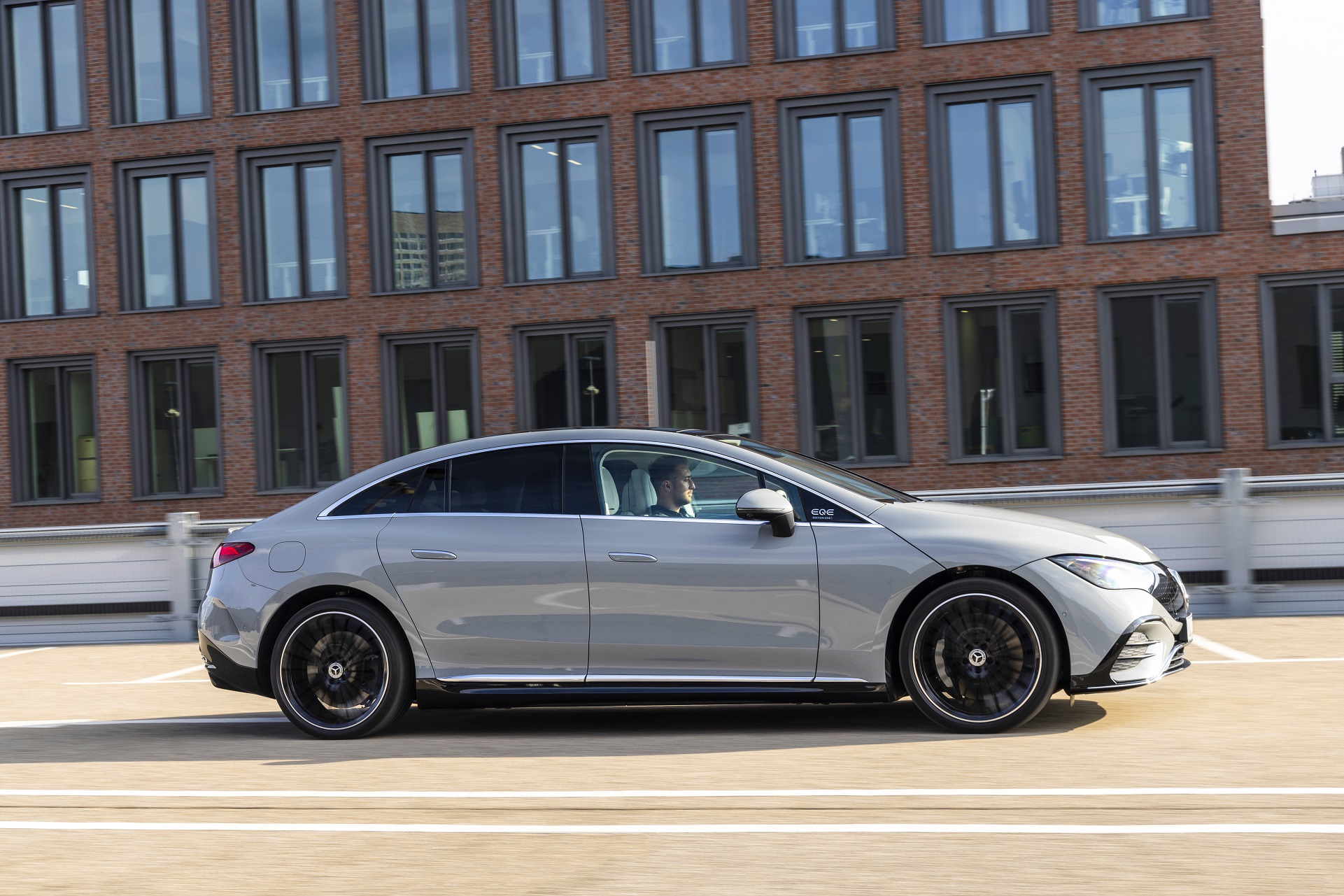 Download 2023 Mercedes-Benz EQE 350+ - Side HD Wallpaper 1921x1281 #3