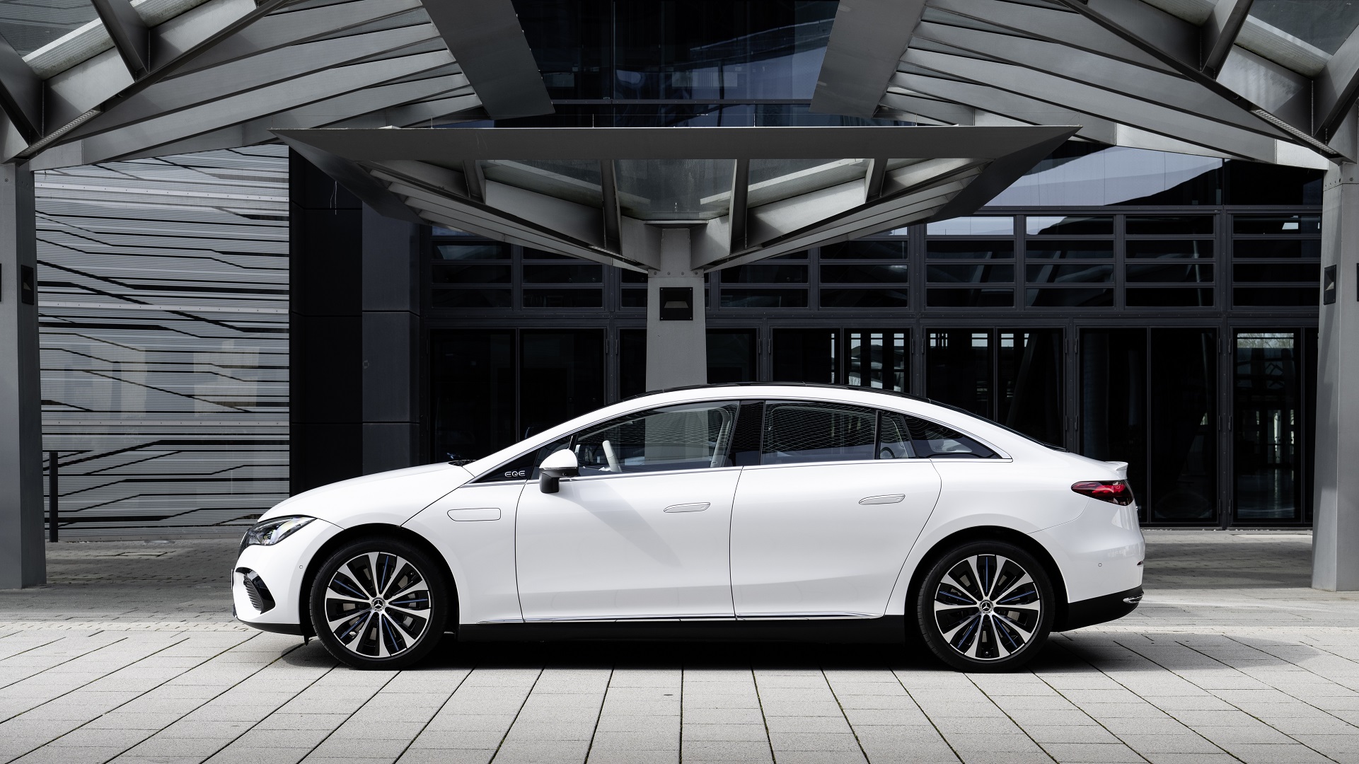 Download 2023 Mercedes-Benz EQE 350+ - Side HD Wallpaper 1921x1080 #18