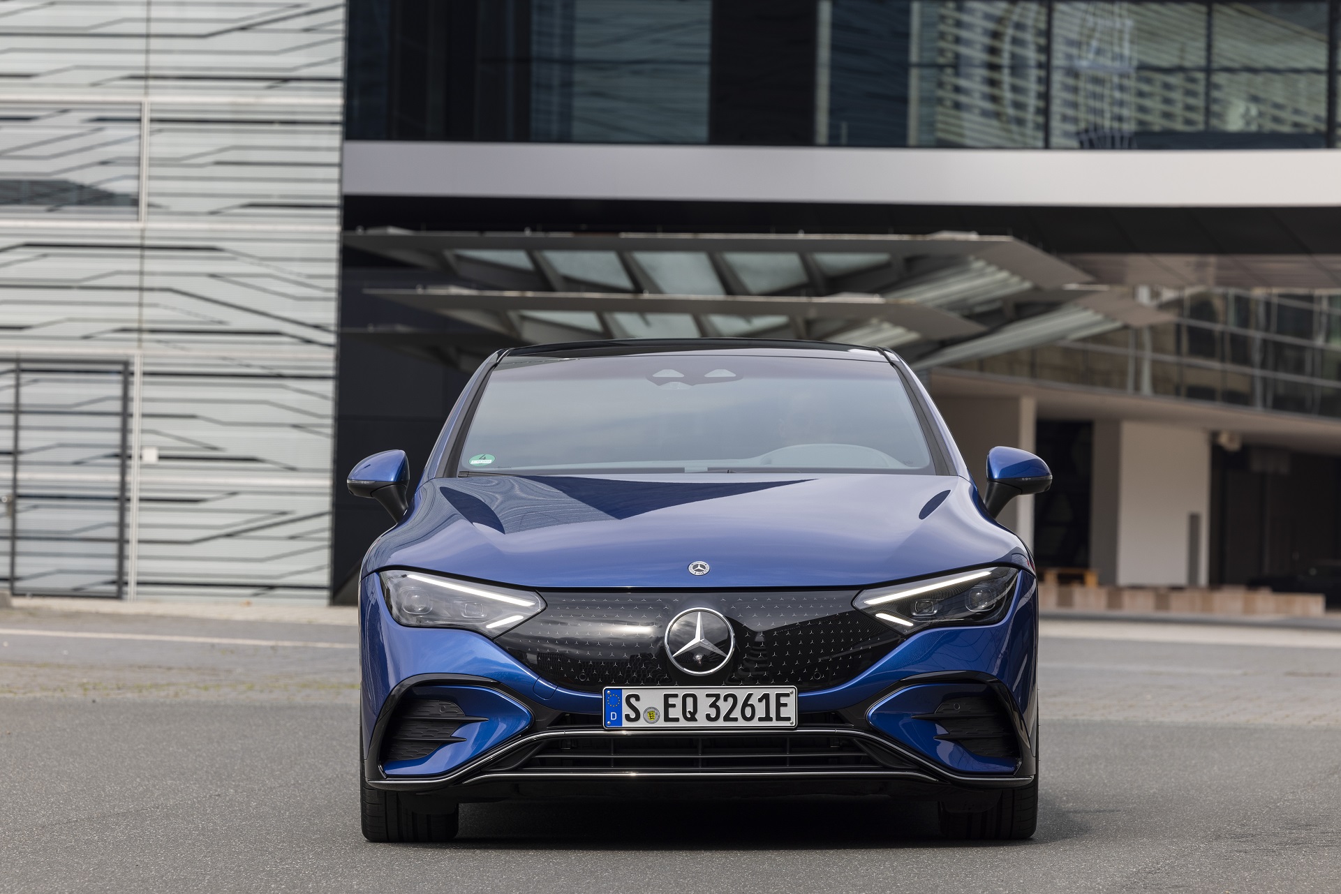 Download 2023 Mercedes-Benz EQE 500 4Matic - Front HD Wallpaper 1921x1281 #11