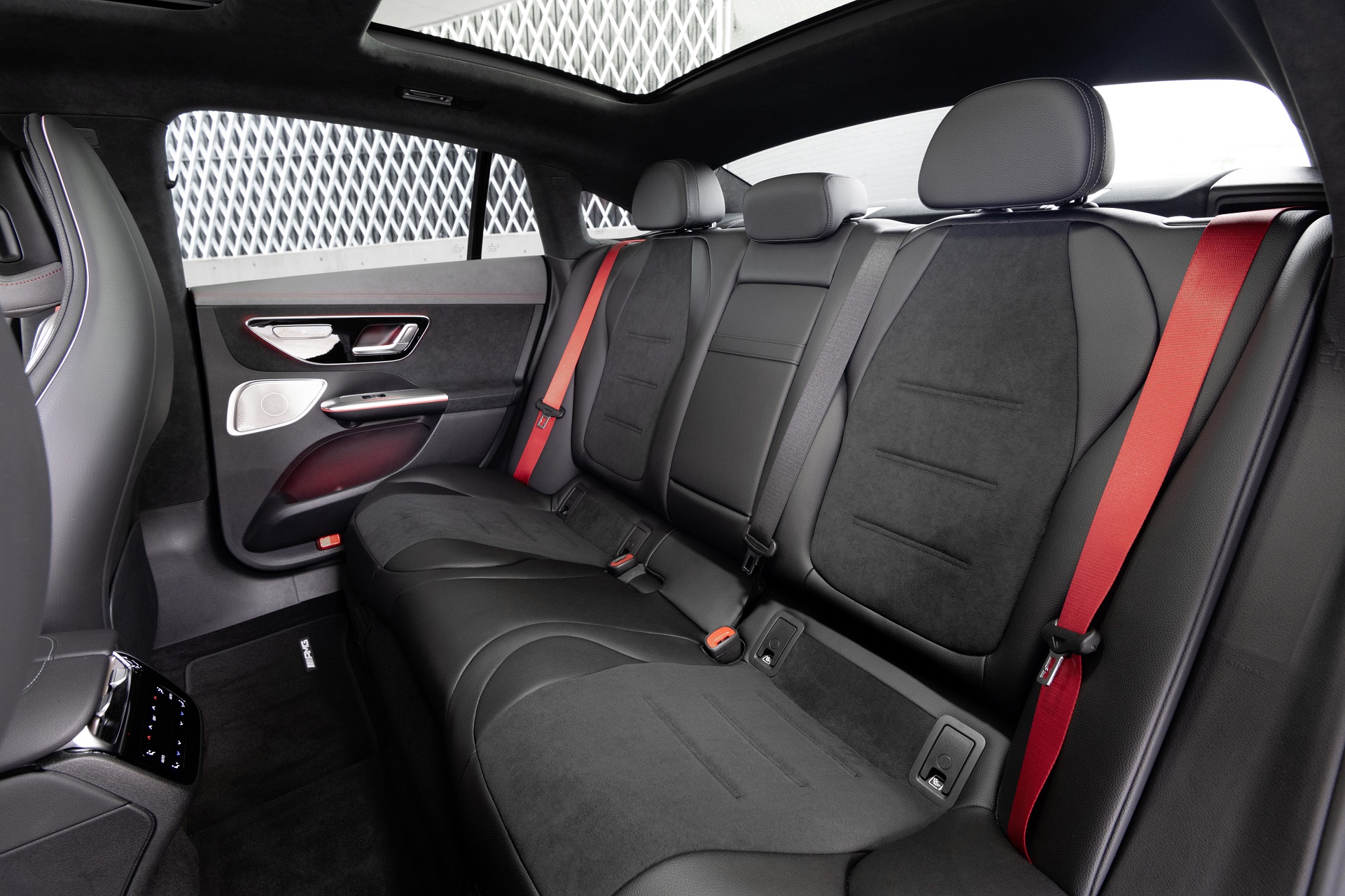 Download 2023 Mercedes-Benz EQE 500 4Matic - Interior, Rear Seats HD Wallpaper 1921x1280 #39