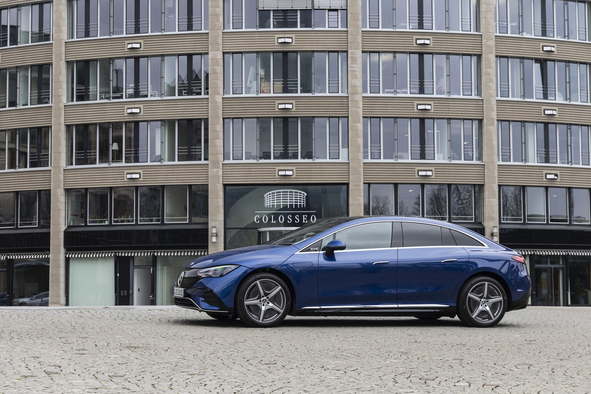 Download 2023 Mercedes-Benz EQE 500 4Matic - Side HD Wallpaper 1921x1281 #13