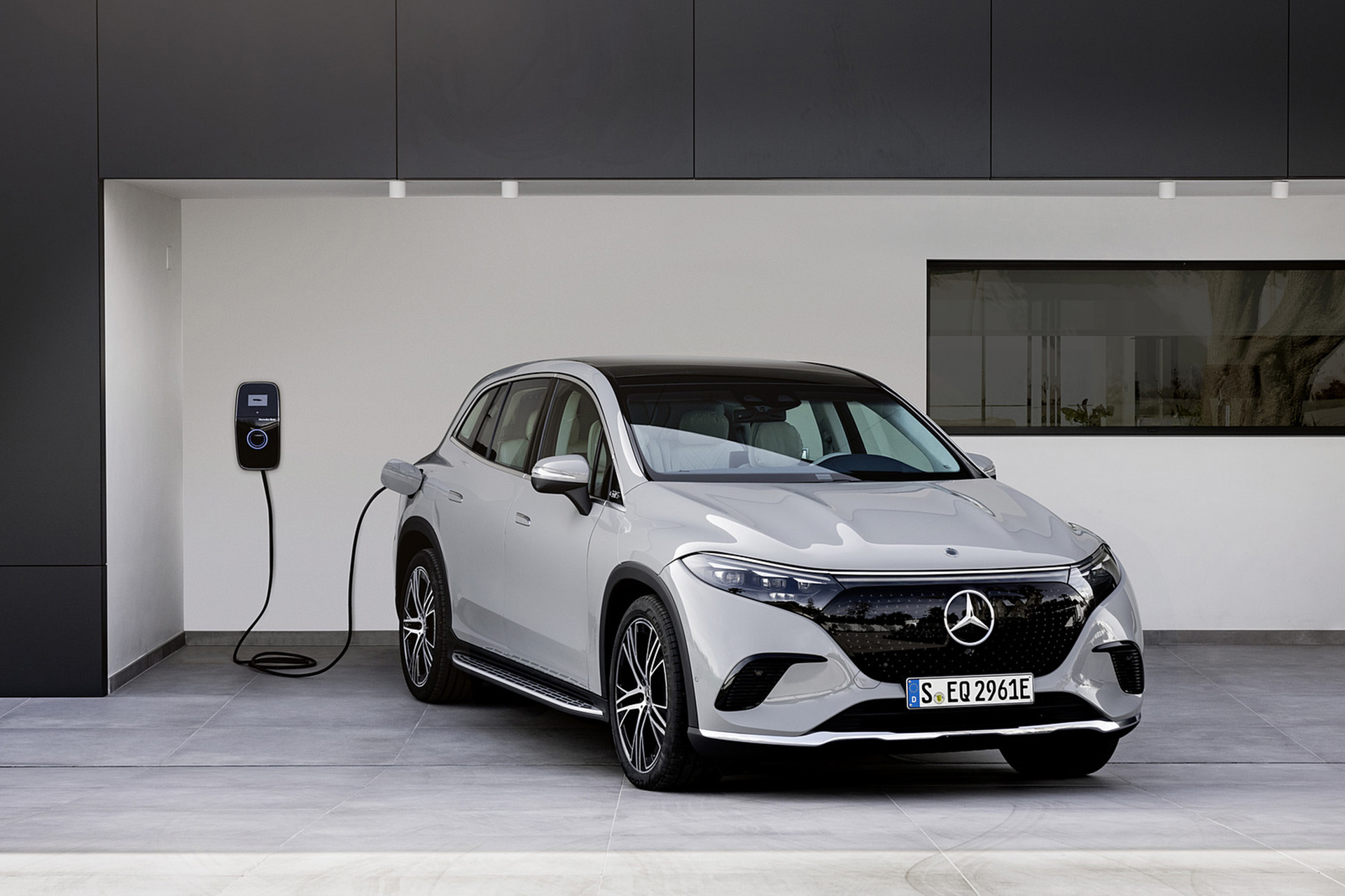 Download 2023 Mercedes-Benz EQS SUV - Charging HD Wallpaper 1921x1280 #32