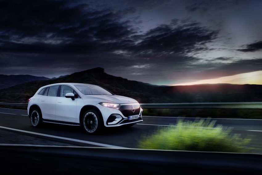 2023 Mercedes-Benz EQS SUV - Front Three-Quarter Wallpaper 850x567 #20