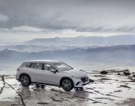 2023 Mercedes-Benz EQS SUV - Front Three-Quarter Wallpaper 190x150