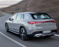2023 Mercedes-Benz EQS SUV - Rear Three-Quarter Wallpaper 190x150