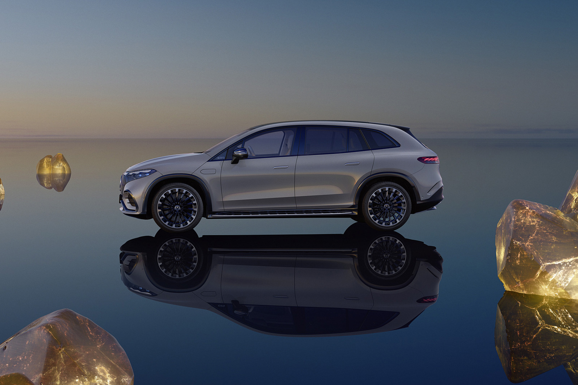 Download 2023 Mercedes-Benz EQS SUV - Side HD Wallpaper 1921x1280 #62