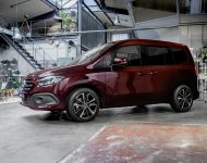 2023 Mercedes-Benz T180 - Front Three-Quarter Wallpaper 190x150