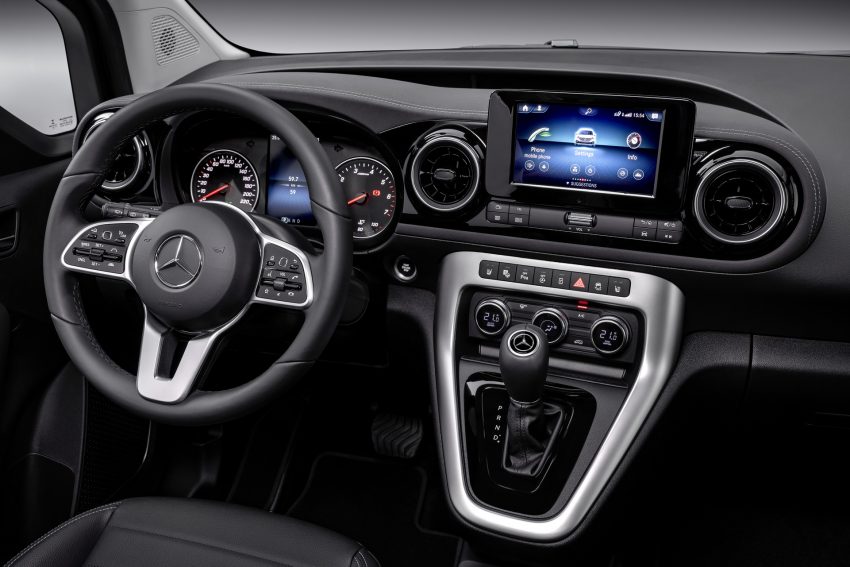 2023 Mercedes-Benz T180 - Interior Wallpaper 850x567 #22