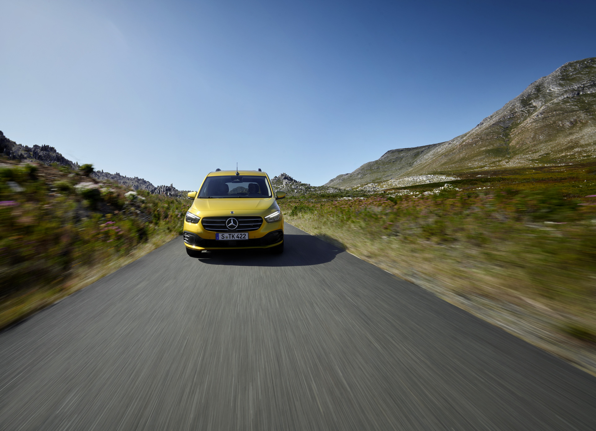 Download 2023 Mercedes-Benz T180d - Front HD Wallpaper 1921x1388 #10