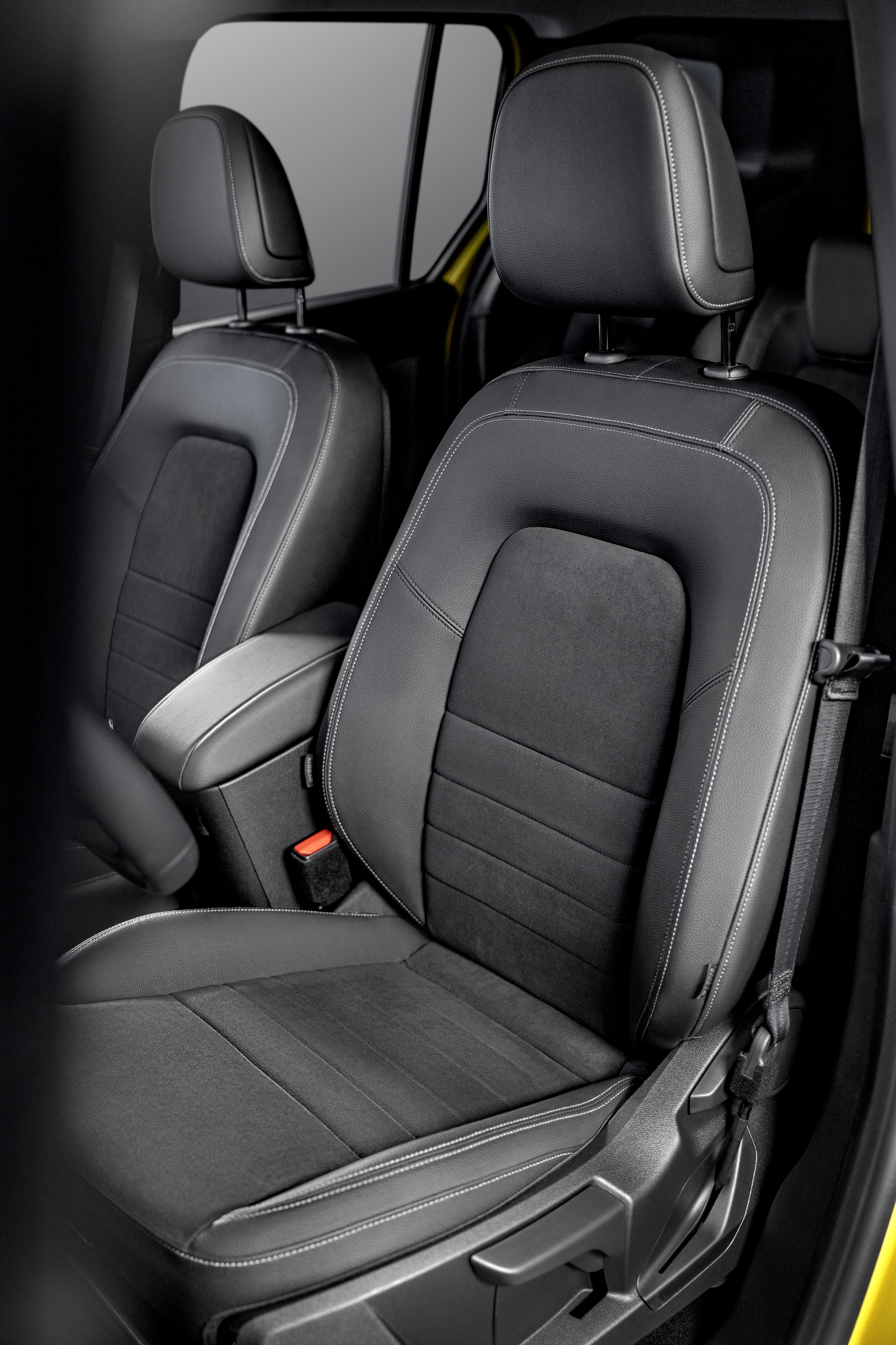 Download 2023 Mercedes-Benz T180d - Interior, Front Seats HD Phone Wallpaper 1921x2882 #29