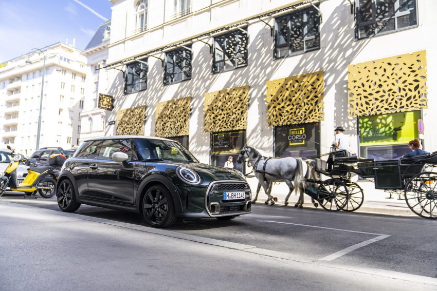 2023 Mini Cooper S Resolute Edition - Front Three-Quarter Wallpaper 850x567 #6