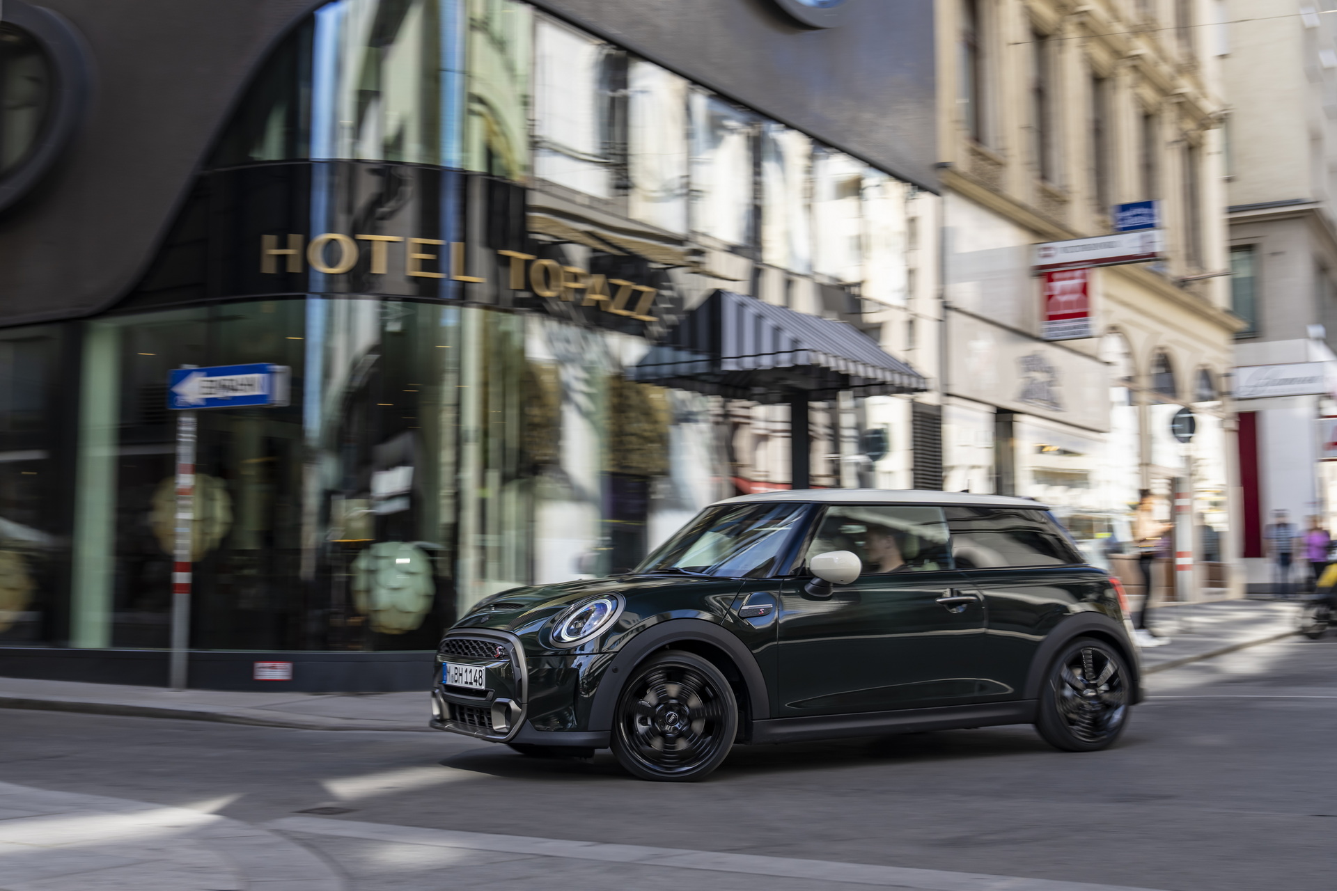 Download 2023 Mini Cooper S Resolute Edition - Front Three-Quarter HD Wallpaper 1920x1280 #7