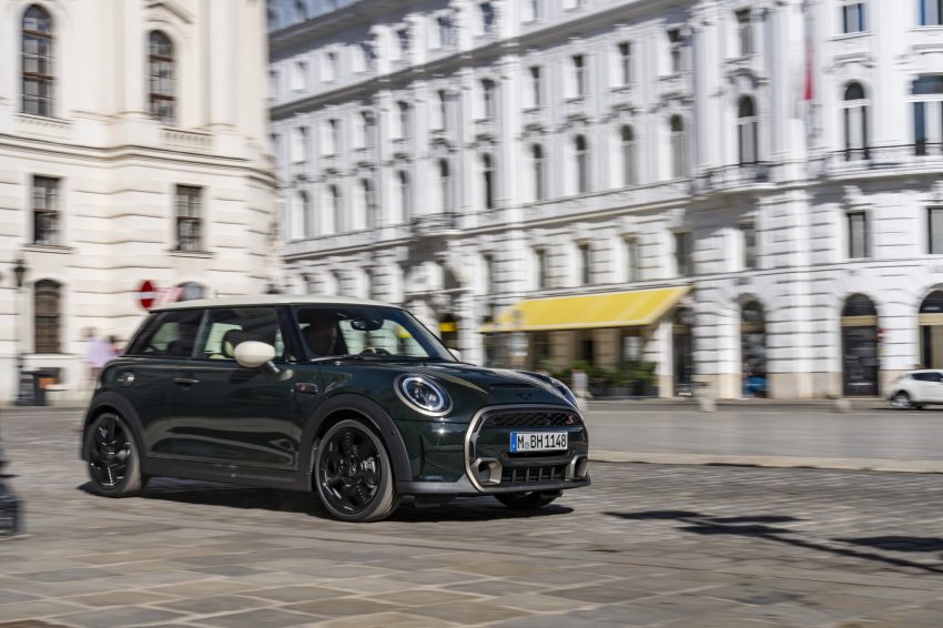 2023 Mini Cooper S Resolute Edition - Front Three-Quarter Wallpaper 850x566 #2
