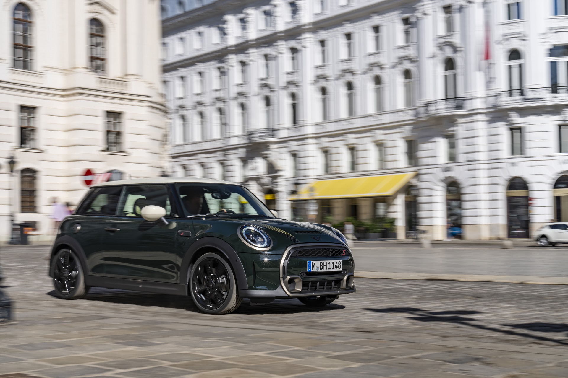 Download 2023 Mini Cooper S Resolute Edition - Front Three-Quarter HD Wallpaper 1921x1280 #2