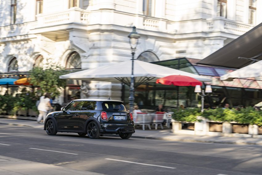 2023 Mini Cooper S Resolute Edition - Rear Three-Quarter Wallpaper 850x567 #29