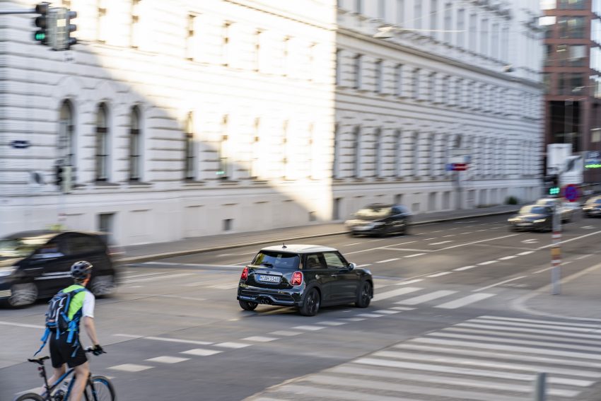 2023 Mini Cooper S Resolute Edition - Rear Three-Quarter Wallpaper 850x567 #22