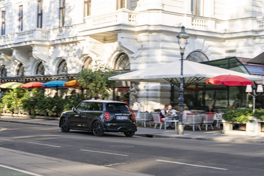 2023 Mini Cooper S Resolute Edition - Rear Three-Quarter Wallpaper 850x567 #30