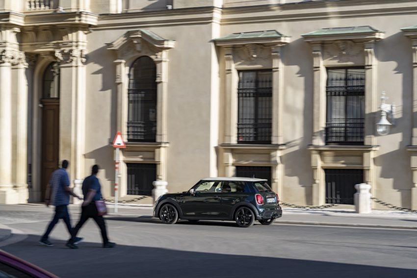 2023 Mini Cooper S Resolute Edition - Side Wallpaper 850x567 #33