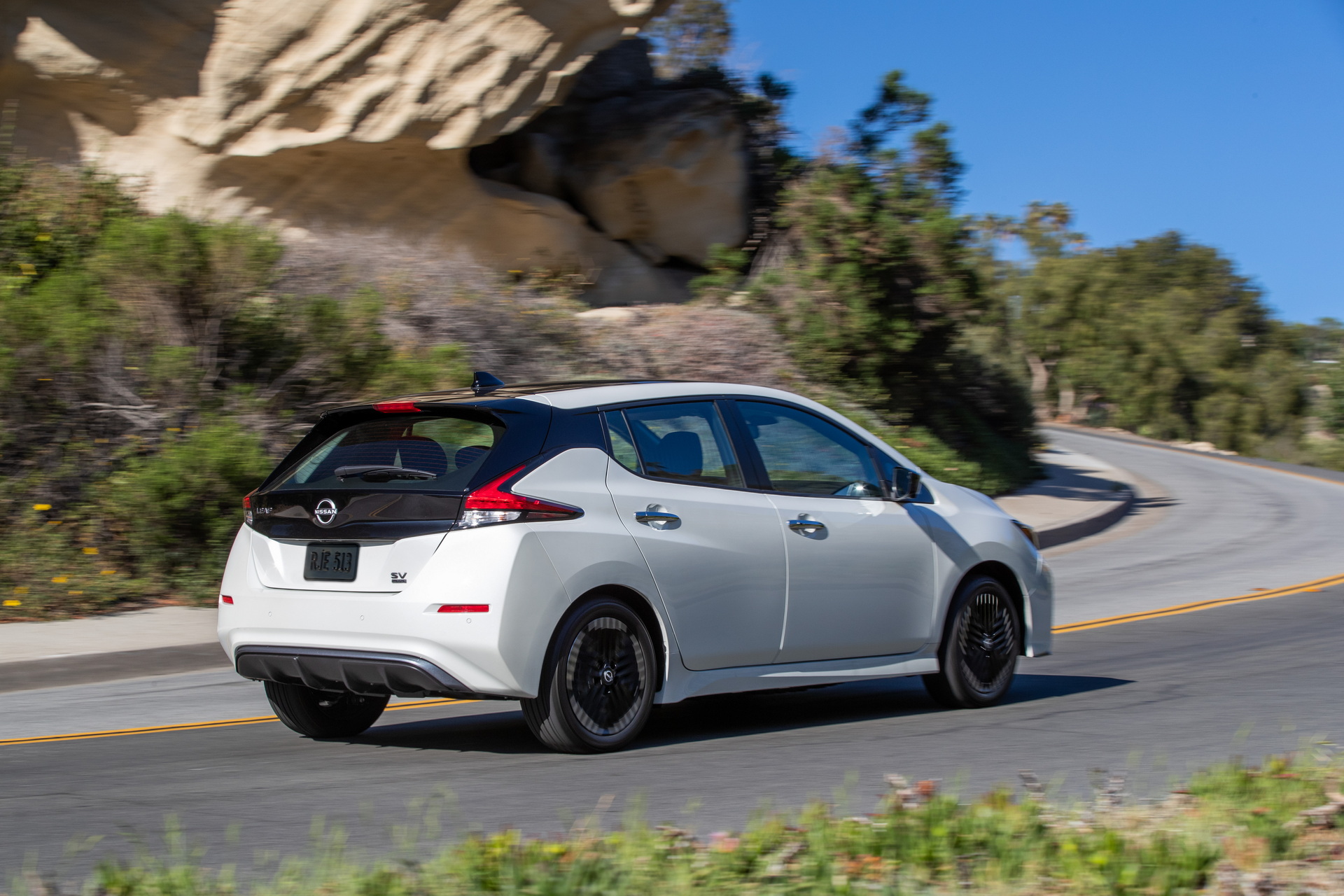 Download 2023 Nissan Leaf - US version - Rear Three-Quarter HD Wallpaper 1920x1280 #8