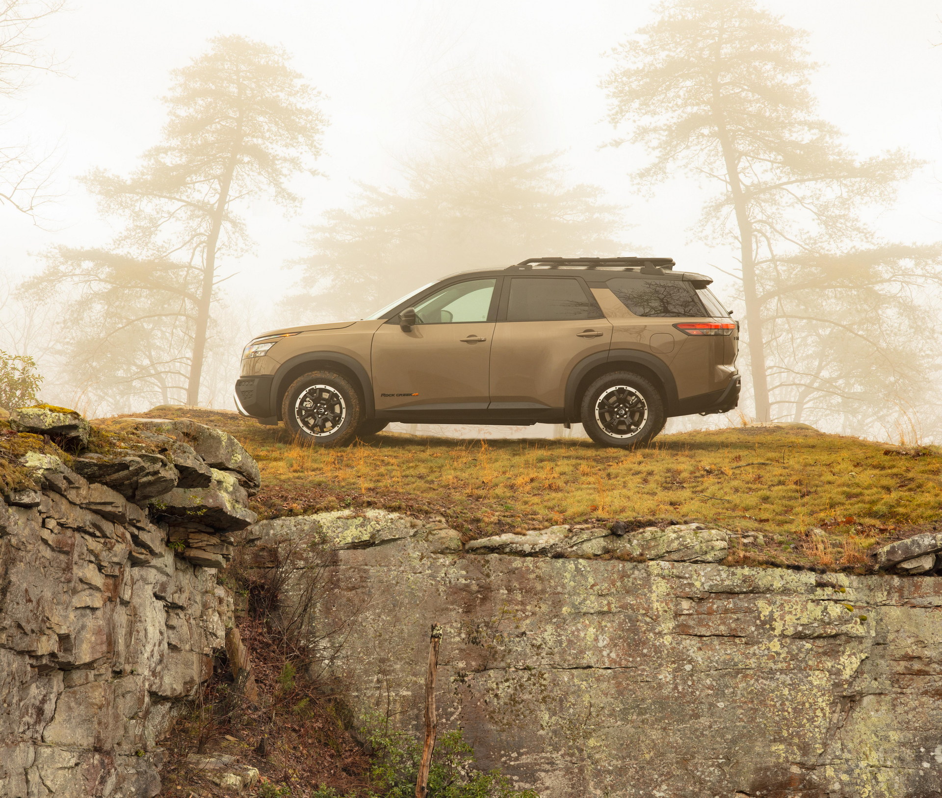Download 2023 Nissan Pathfinder Rock Creek - Side HD Wallpaper 1920x1627 #9