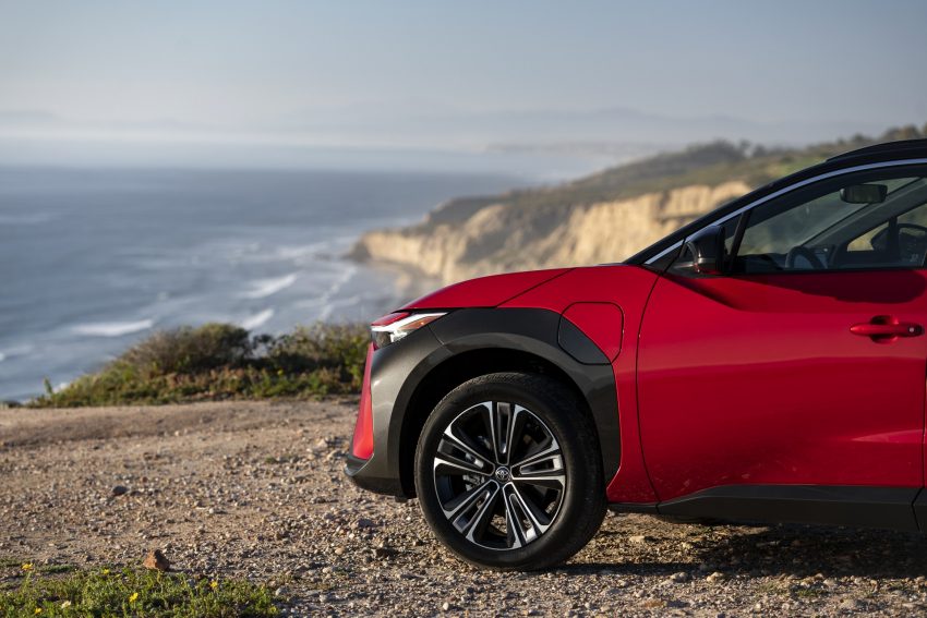 2023 Toyota bZ4X Limited AWD - Detail Wallpaper 850x567 #44