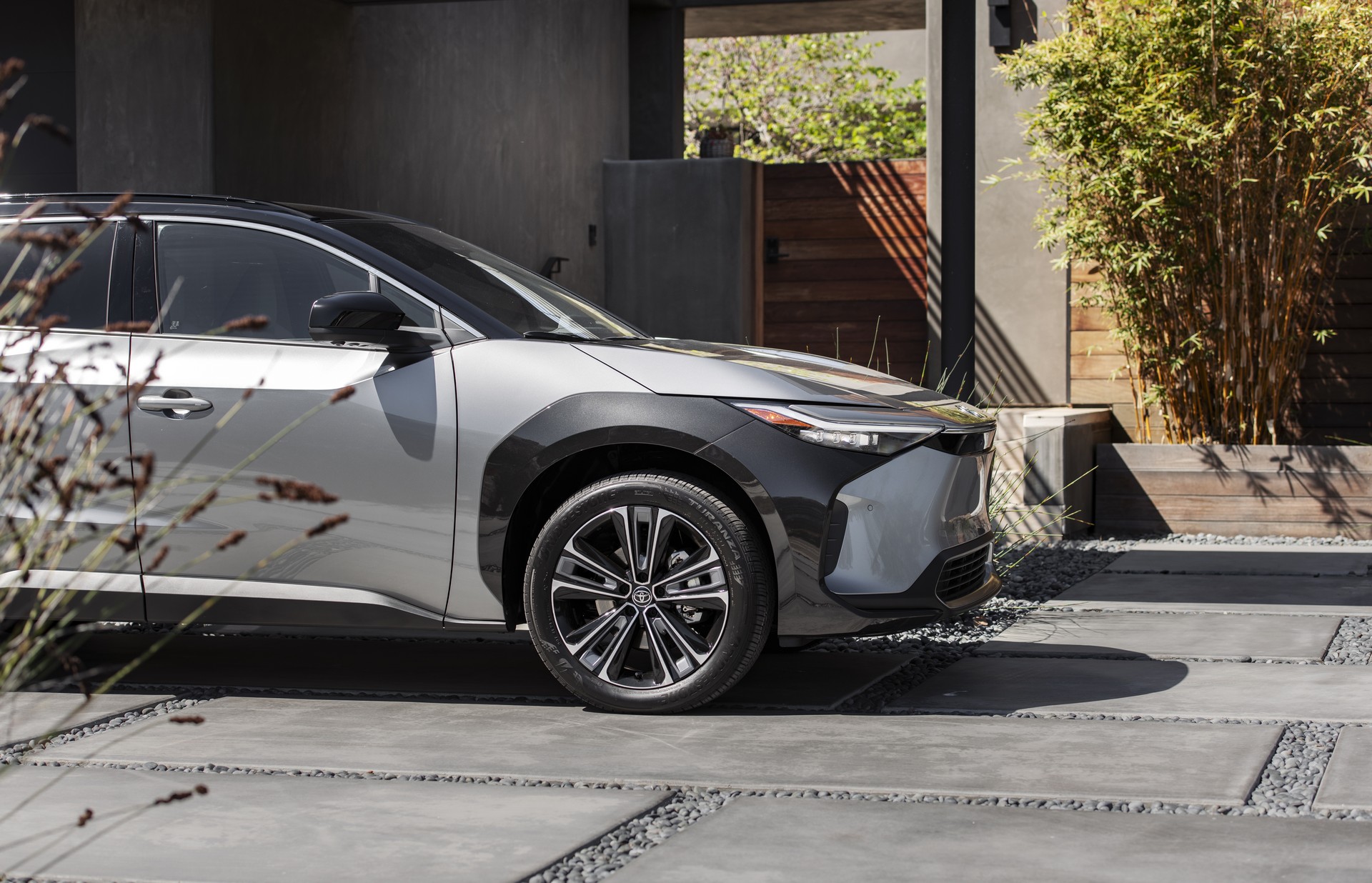 Download 2023 Toyota bZ4X Limited AWD - Detail HD Wallpaper 1920x1236 #132