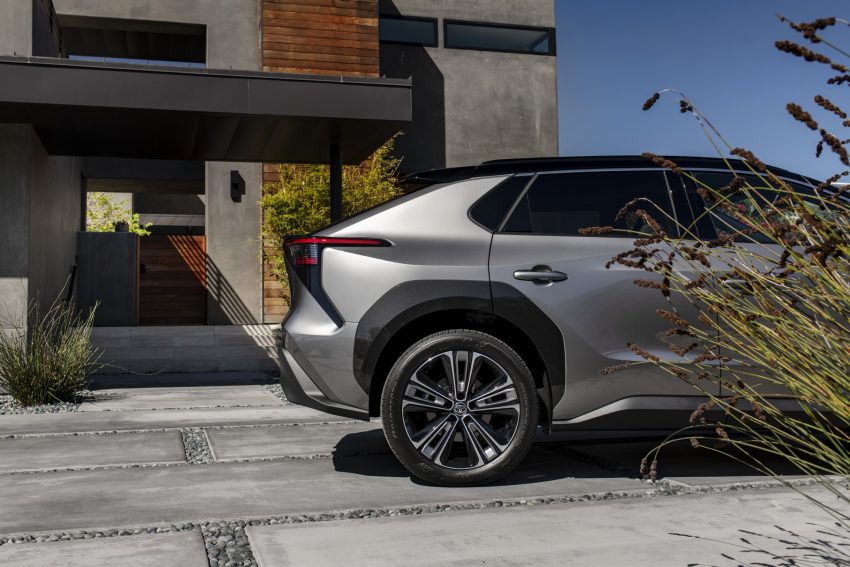 2023 Toyota bZ4X Limited AWD - Detail Wallpaper 850x567 #139