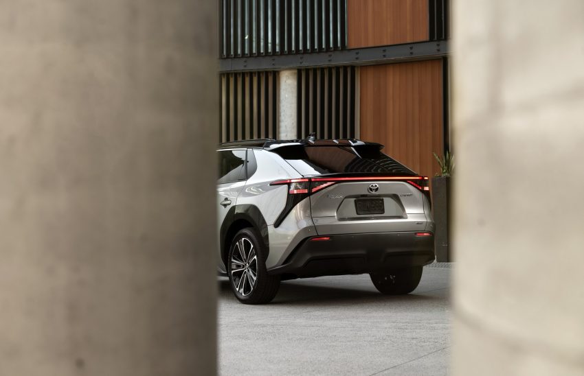 2023 Toyota bZ4X Limited AWD - Detail Wallpaper 850x548 #121