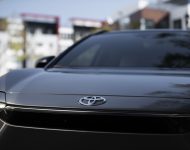 2023 Toyota bZ4X Limited AWD - Detail Wallpaper 190x150