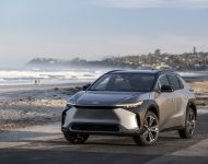 2023 Toyota bZ4X Limited AWD - Front Three-Quarter Wallpaper 190x150