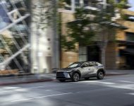 2023 Toyota bZ4X Limited AWD - Front Three-Quarter Wallpaper 190x150