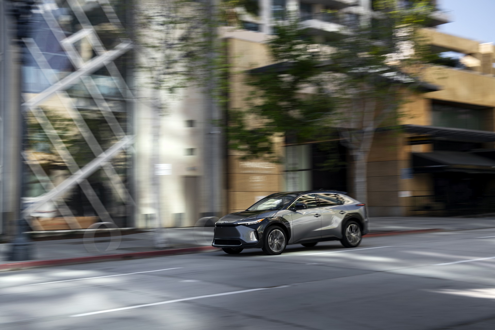 Download 2023 Toyota bZ4X Limited AWD - Front Three-Quarter HD Wallpaper 1920x1280 #114