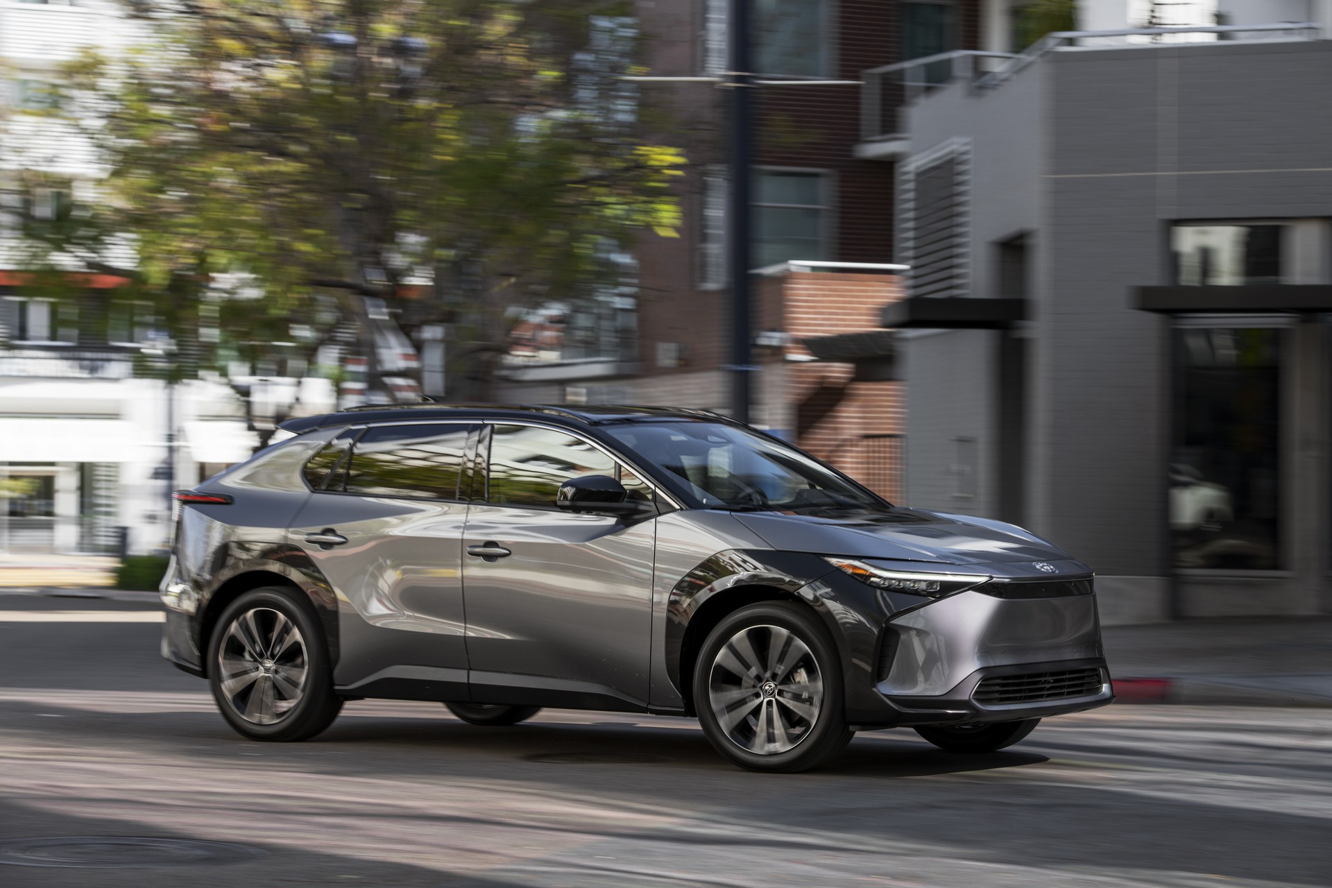 Download 2023 Toyota bZ4X Limited AWD - Front Three-Quarter HD Wallpaper 1920x1280 #101