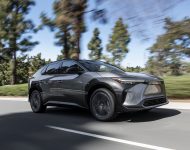 2023 Toyota bZ4X Limited AWD - Front Three-Quarter Wallpaper 190x150