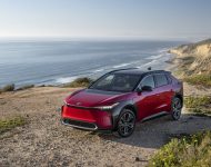 2023 Toyota bZ4X Limited AWD - Front Three-Quarter Wallpaper 190x150