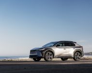 2023 Toyota bZ4X Limited AWD - Front Three-Quarter Wallpaper 190x150