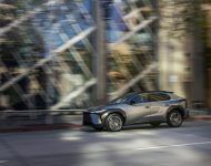 2023 Toyota bZ4X Limited AWD - Front Three-Quarter Wallpaper 190x150