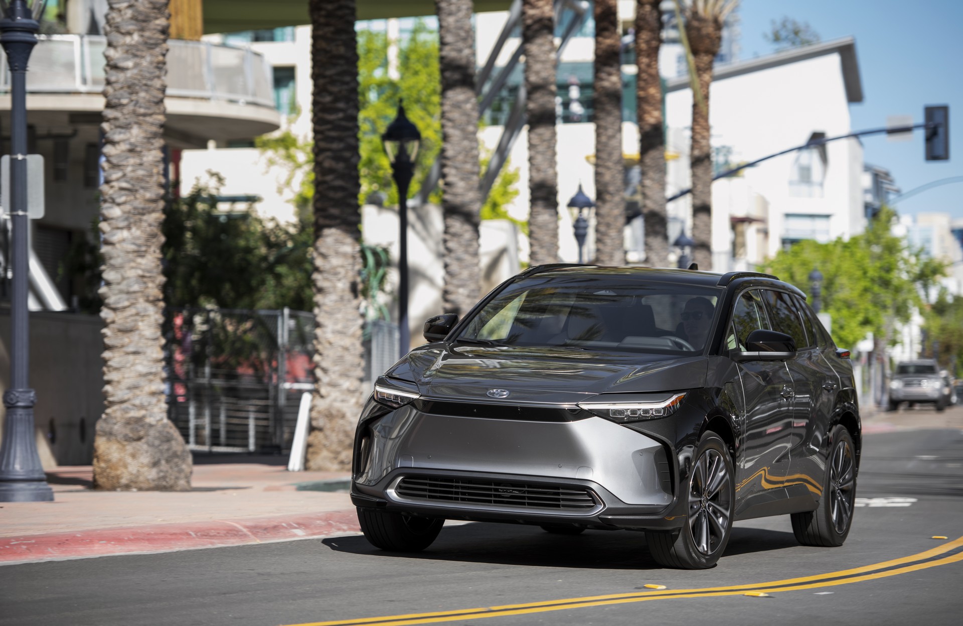 Download 2023 Toyota bZ4X Limited AWD - Front Three-Quarter HD Wallpaper 1920x1247 #102