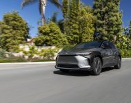 2023 Toyota bZ4X Limited AWD - Front Three-Quarter Wallpaper 190x150