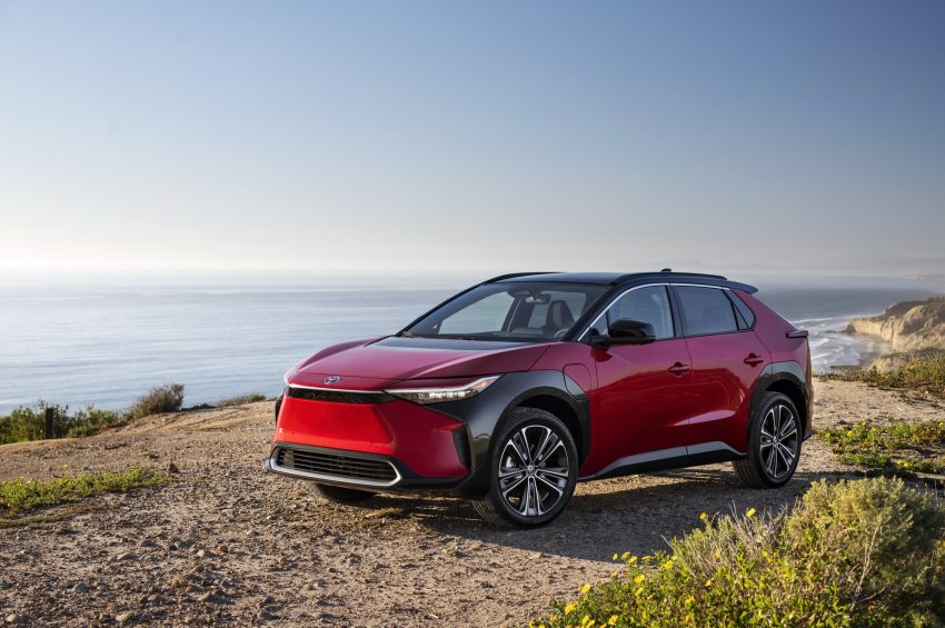 2023 Toyota bZ4X Limited AWD - Front Three-Quarter Wallpaper 850x565 #35