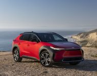 2023 Toyota bZ4X Limited AWD - Front Three-Quarter Wallpaper 190x150