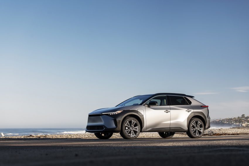 2023 Toyota bZ4X Limited AWD - Front Three-Quarter Wallpaper 850x567 #148