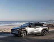2023 Toyota bZ4X Limited AWD - Front Three-Quarter Wallpaper 190x150
