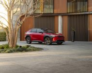 2023 Toyota bZ4X Limited AWD - Front Three-Quarter Wallpaper 190x150
