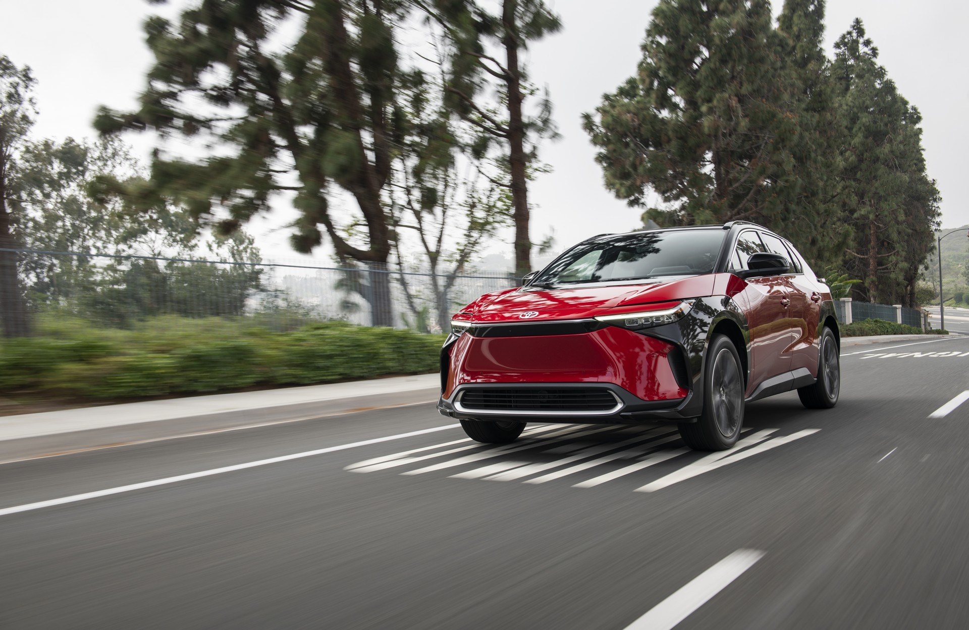 Download 2023 Toyota bZ4X Limited AWD - Front Three-Quarter HD Wallpaper 1920x1249 #11