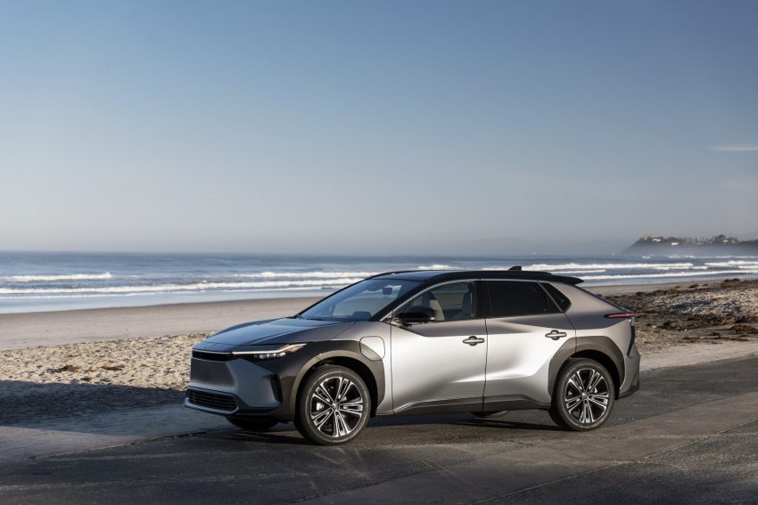 2023 Toyota bZ4X Limited AWD - Front Three-Quarter Wallpaper 850x567 #149