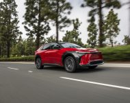 2023 Toyota bZ4X Limited AWD - Front Three-Quarter Wallpaper 190x150